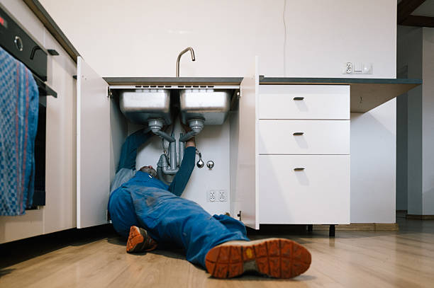Professional Leak Detection technician working in South Shore, KY